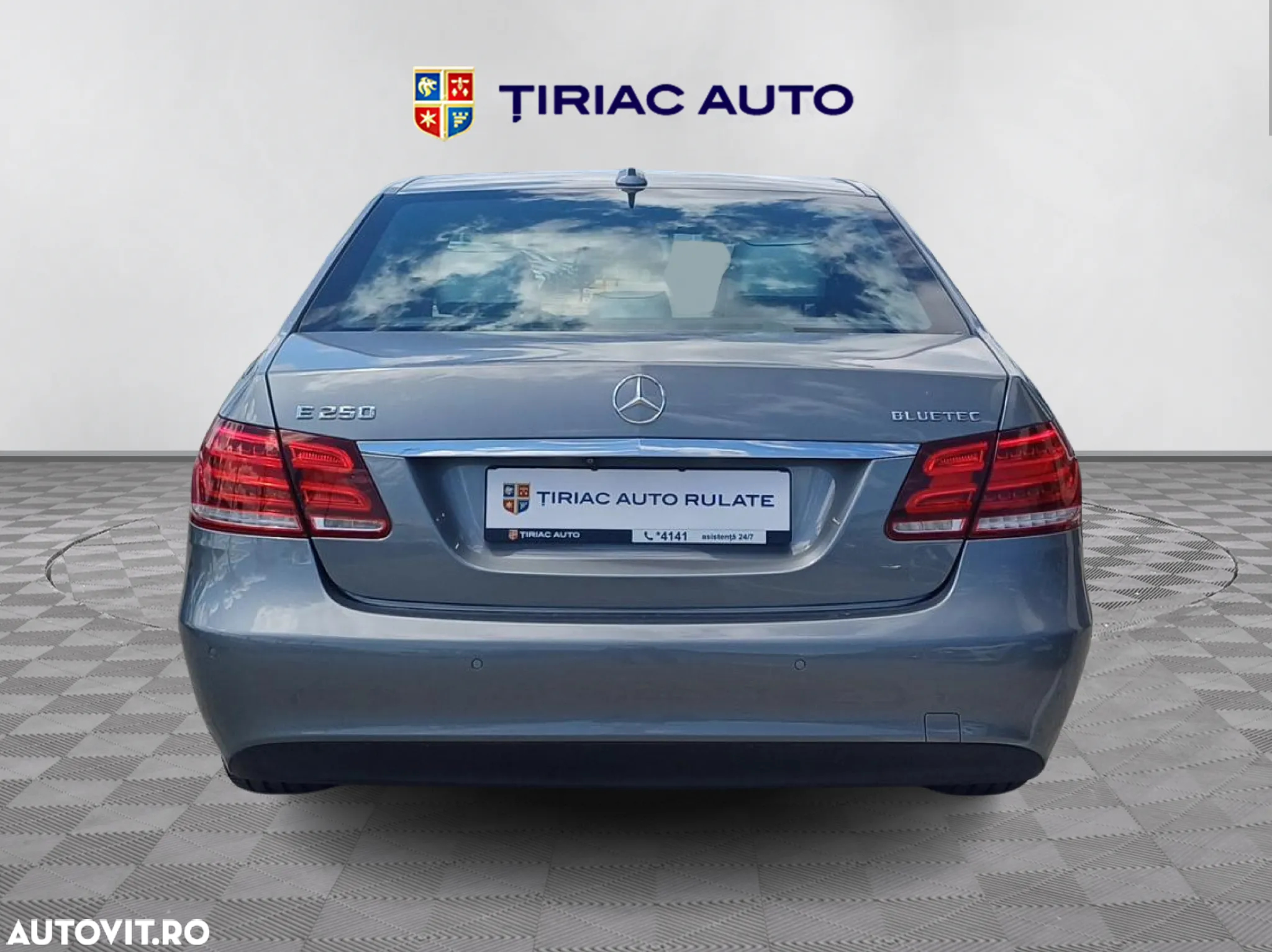Mercedes-Benz E 250 BlueTEC 4Matic 7G-TRONIC Elegance - 4