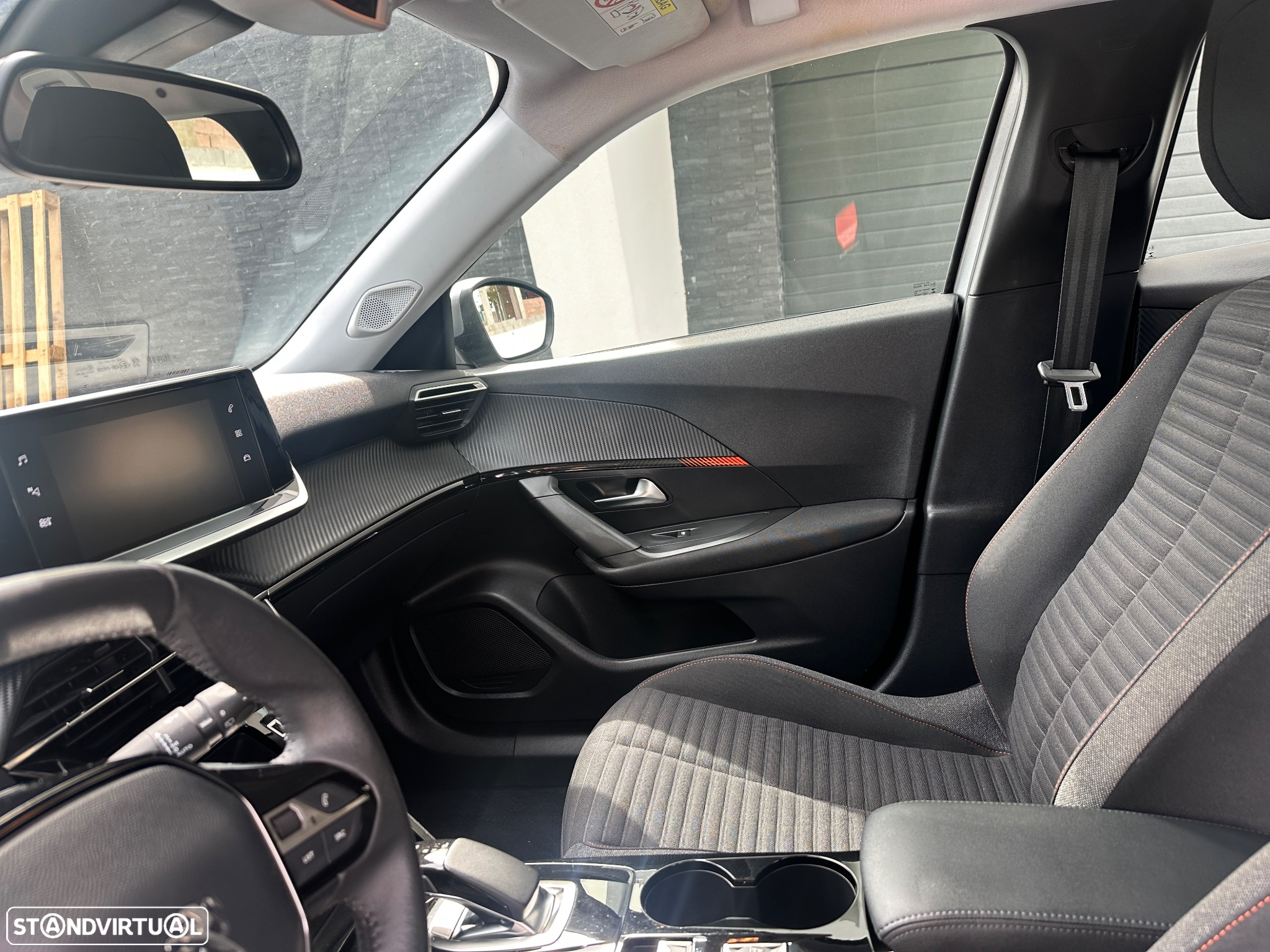 Peugeot e-2008 - 25