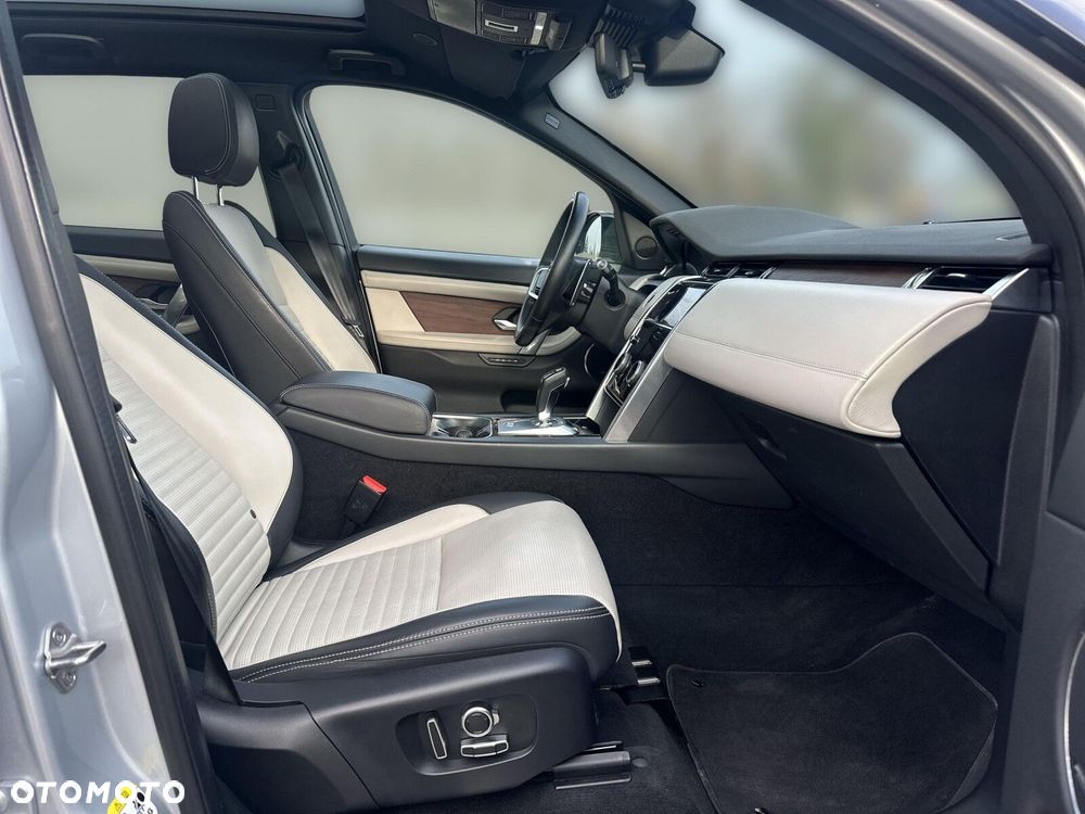 Land Rover Discovery Sport - 12