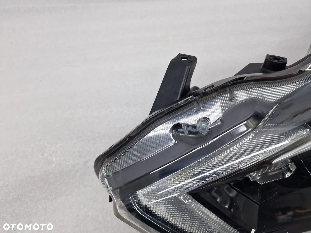 NISSAN MICRA K16 16- LEWA ZWYKŁA LAMPA PRZEDNIA PRZÓD LED , NR KOITO 100-18730 / 100-18728 , NR AUKCJI LA197 - 3