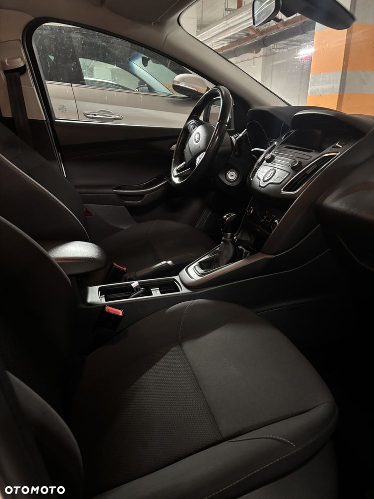 Ford Focus 1.6 Trend - 9