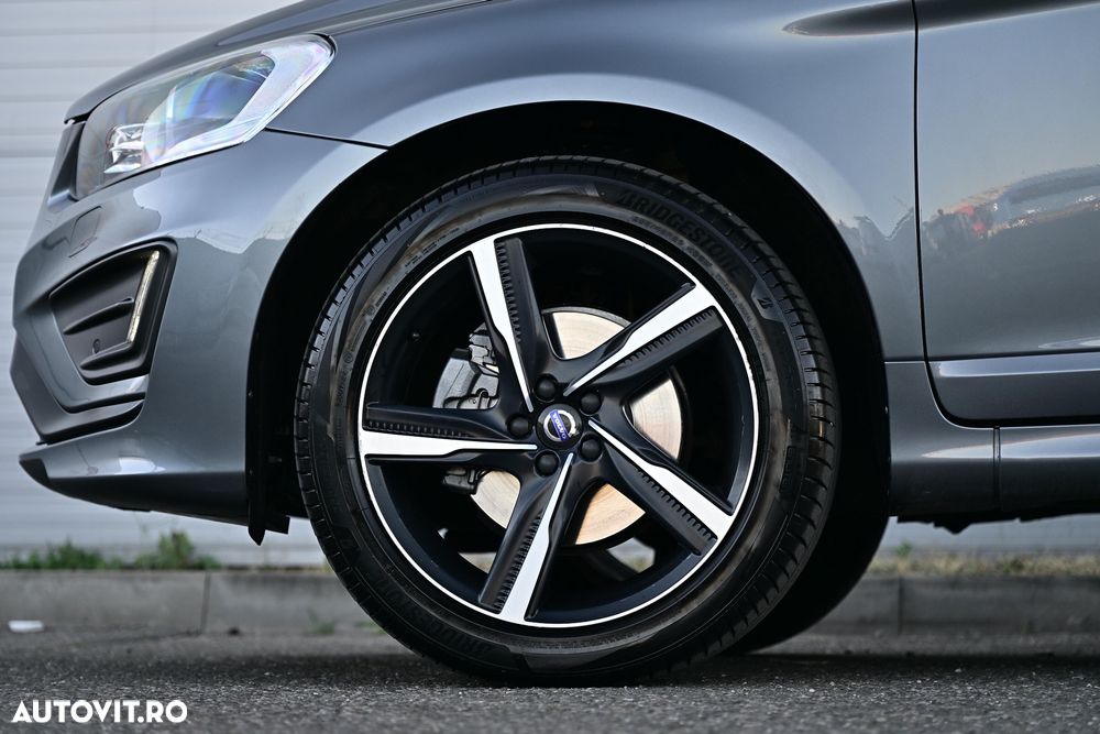 Volvo XC 60 D5 AWD Geartronic Summum - 36