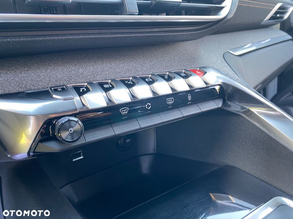 Peugeot 3008 1.2 PureTech Allure S&S - 21