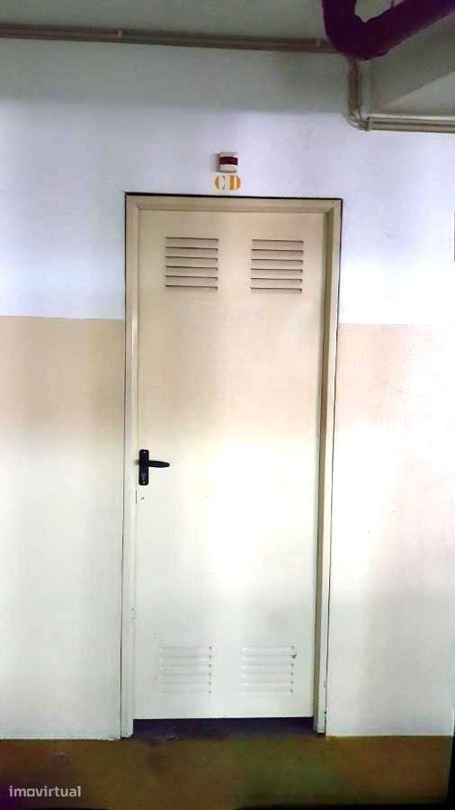 Armazém/Arrumos 6m2 - Crestuma - Grande imagem: 4/6