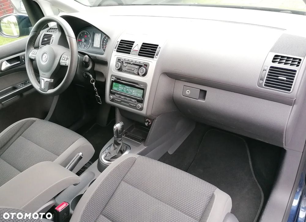 Volkswagen Touran 2.0 TDI DPF DSG Highline - 13