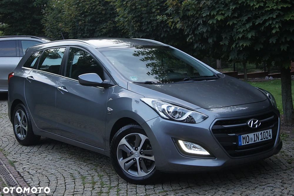 Hyundai i30 blue Kombi 1.4 YES Silver - 1