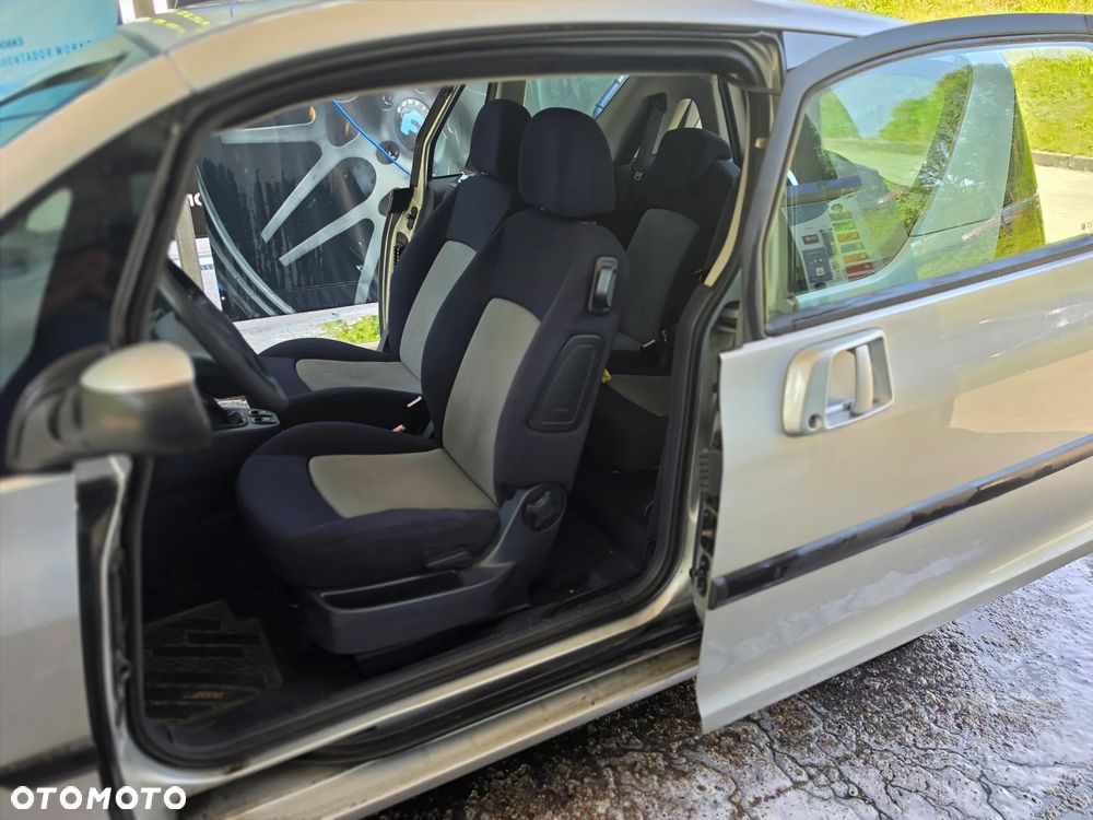 Peugeot 1007 - 7