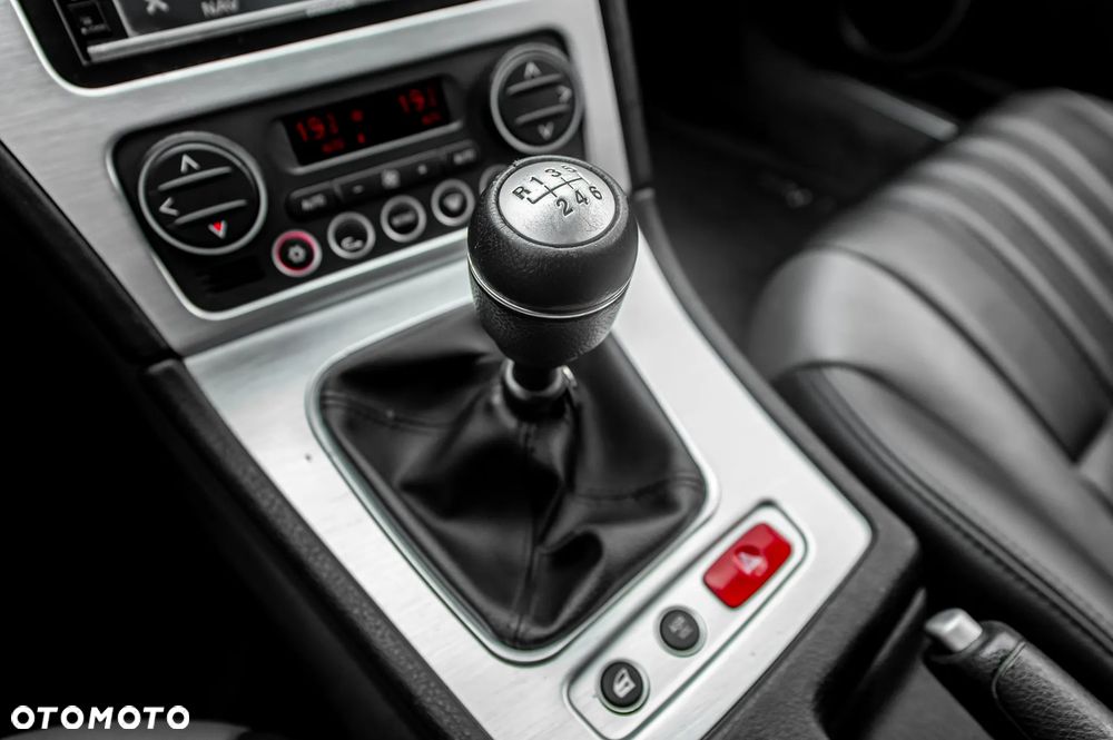 Alfa Romeo Brera 2.2JTS Sky View - 36