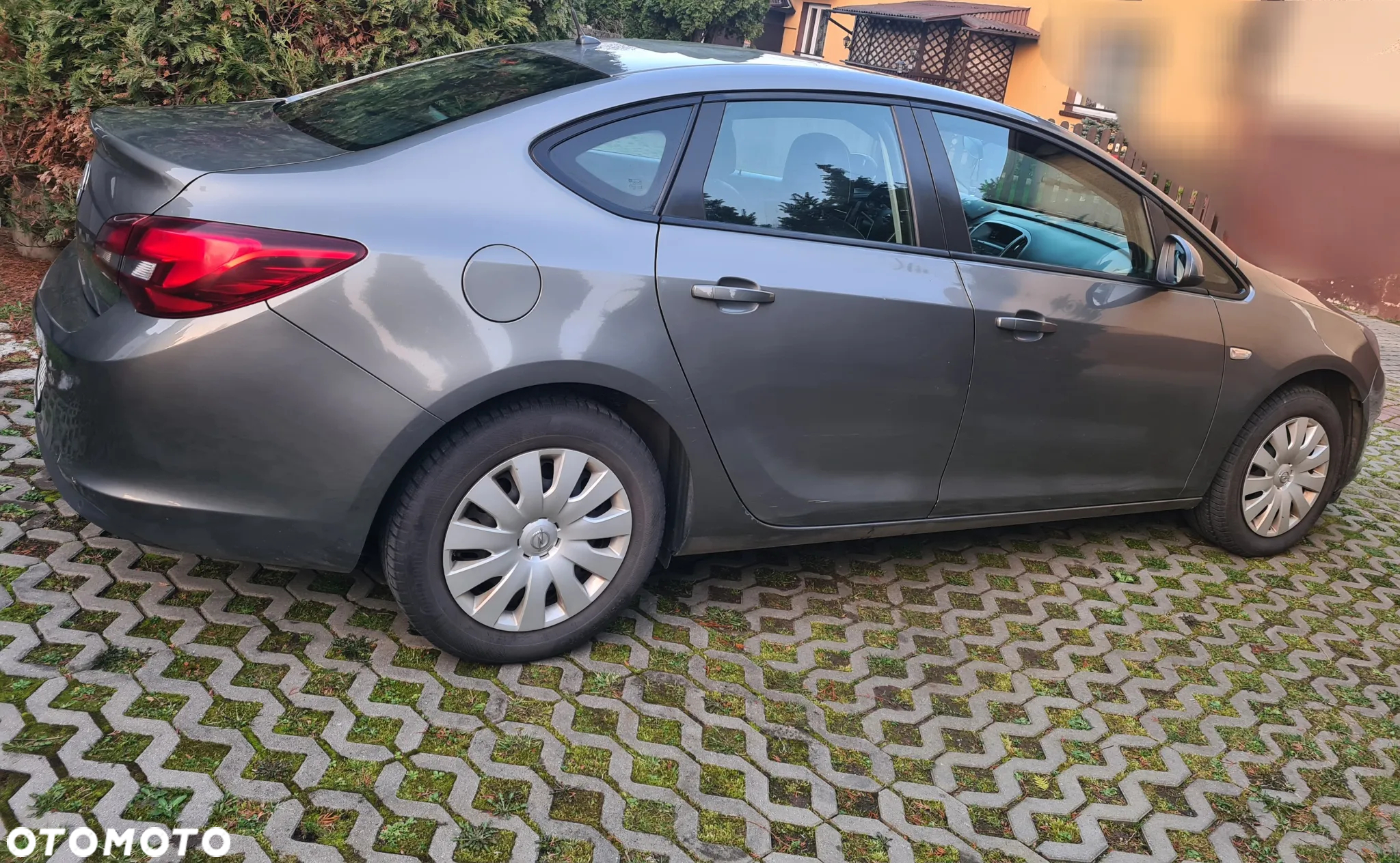 Opel Astra IV 1.4 T Active EU6 - 4