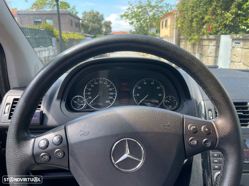 Mercedes-Benz A 150 Classic Edition 10 - 9
