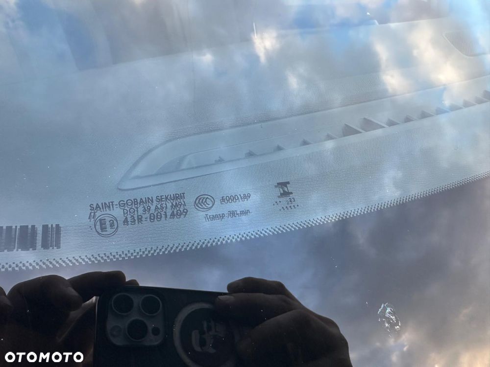 Peugeot 3008 1.6 PureTech Hybrid4 PHEV Allure S&S EAT8 - 24