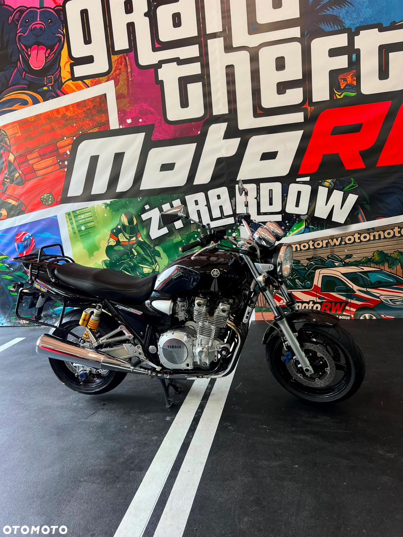 Yamaha XJR - 10