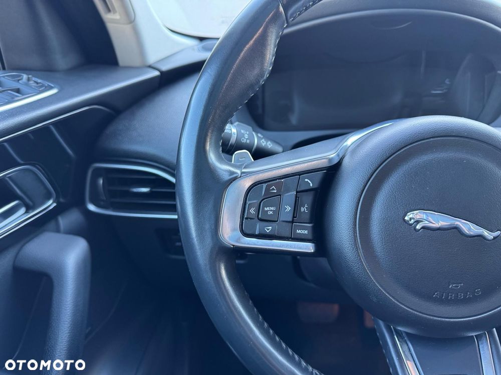 Jaguar F-Pace 2.0 i4D AWD R-Sport - 22