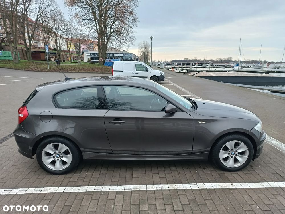 BMW Seria 1 118d DPF - 4