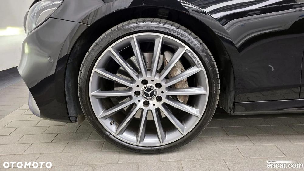 Mercedes-Benz Klasa E 300 9G-TRONIC AMG Line - 5
