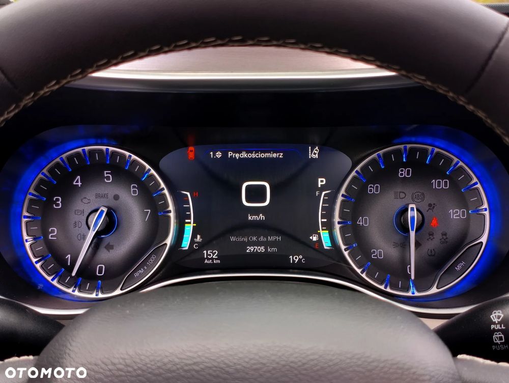 Chrysler Pacifica - 9