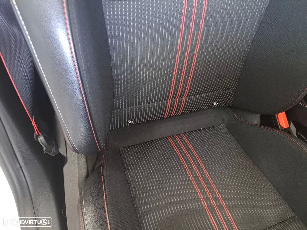 Renault Clio 1.0 TCe RS Line - 19