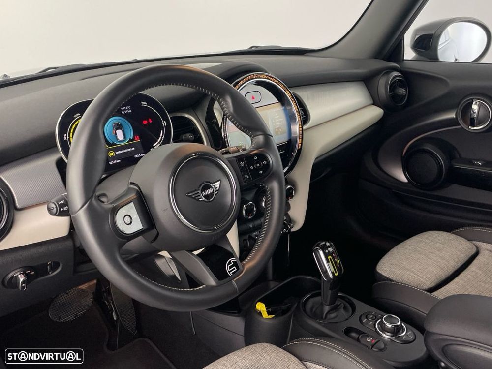 MINI 3 Portas Cooper SE Collection 2021 - 16