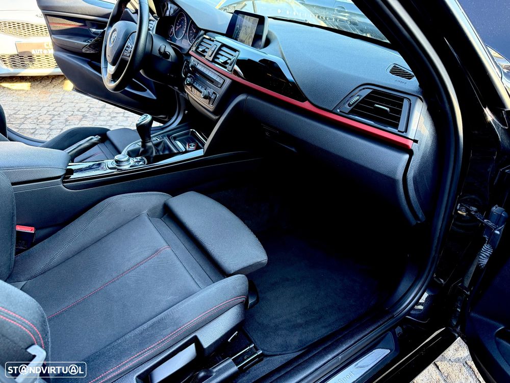 BMW 318 d Touring Line Sport - 47