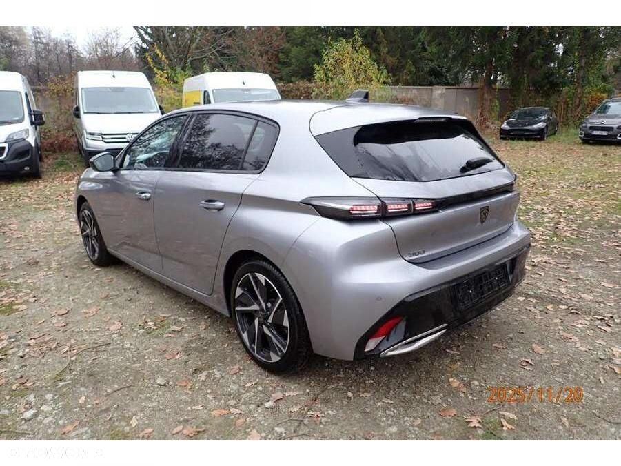 Peugeot 308 - 8