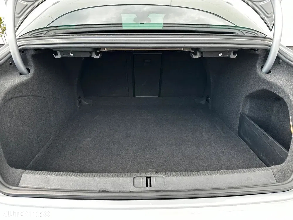 Volkswagen Passat CC 2.0 TDI BlueMotion Technology DSG - 12