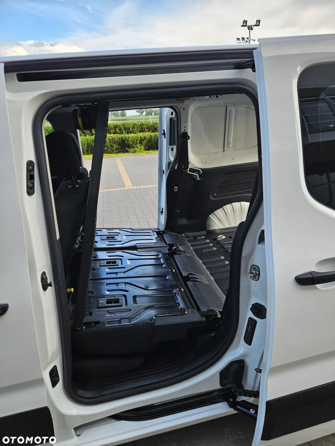 Toyota Proace City 1.5 D-4D Long 2,3t Active (bryg.) - 28