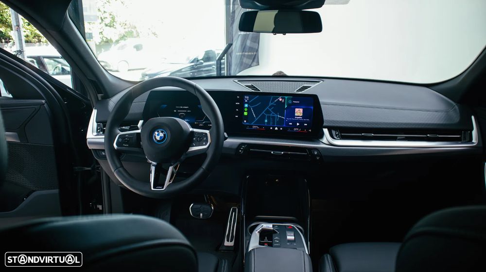 BMW iX2 eDrive20 Pack Desportivo M - 8