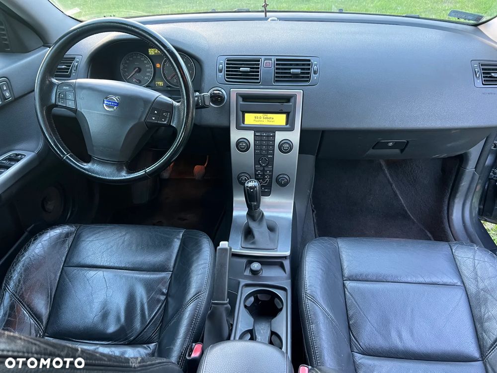 Volvo S40 2.0 - 16