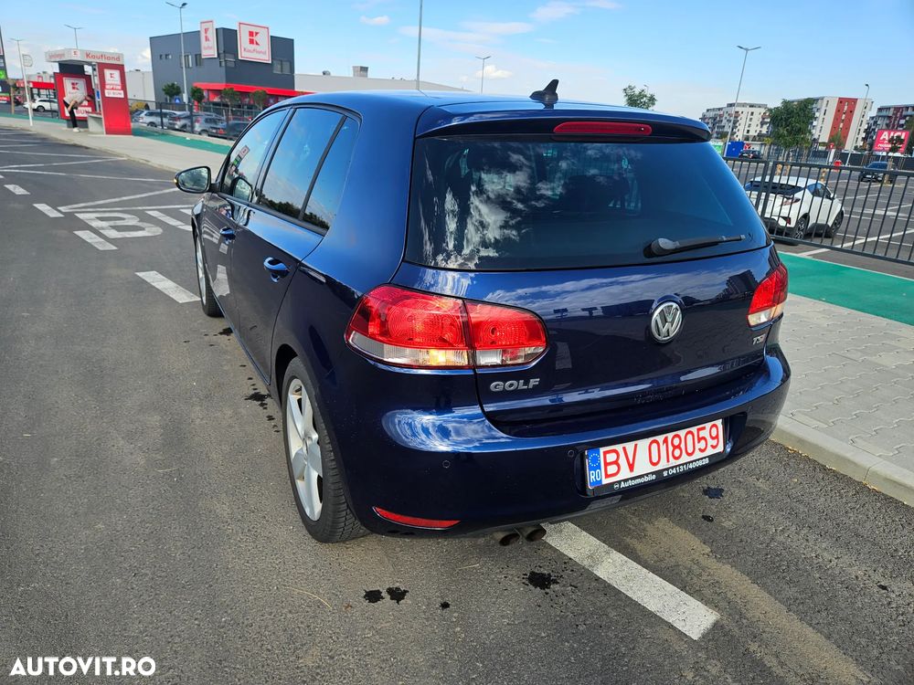 Volkswagen Golf - 8