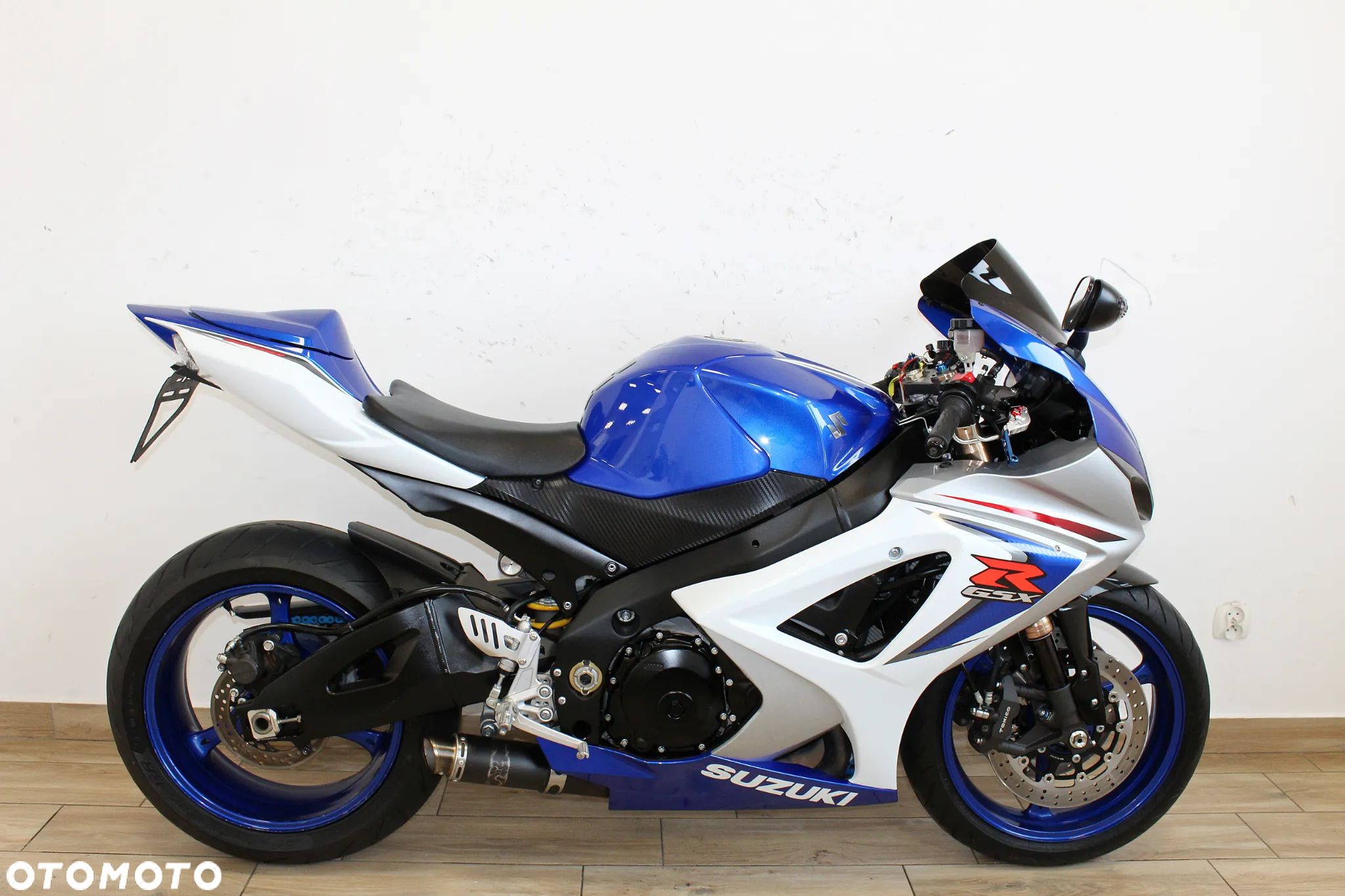 Suzuki GSX-R - 1