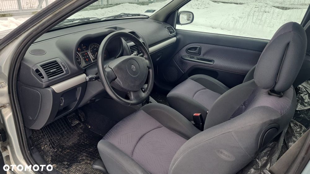 Renault Clio 1.4 16V Expression - 9