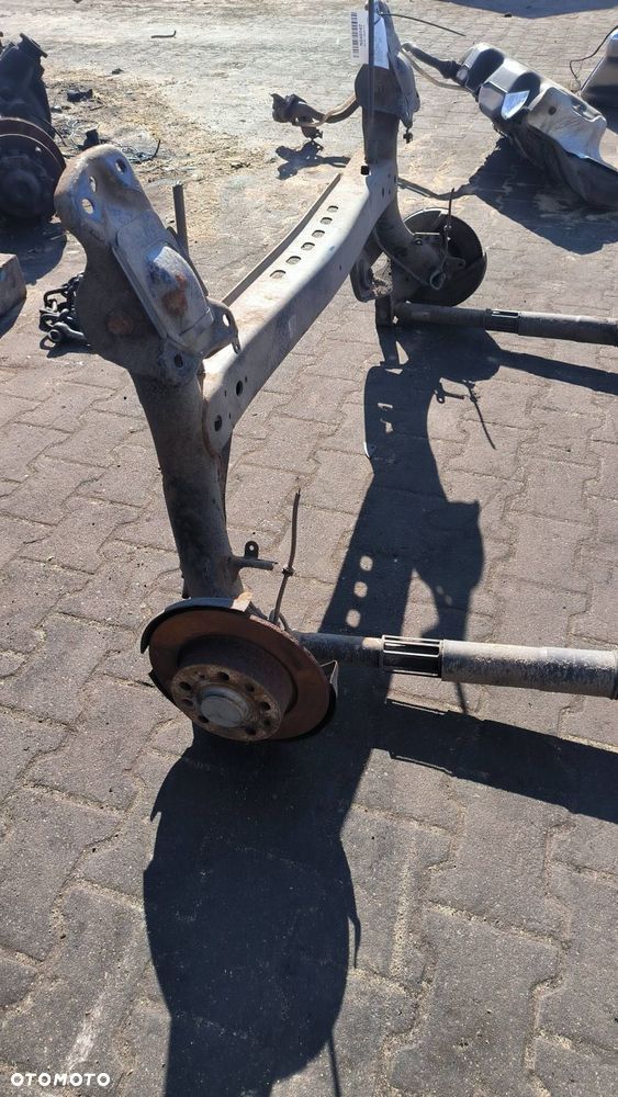 BELKA / SANKI TYŁ SKODA OCTAVIA III - 3