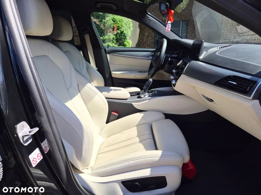 BMW Seria 5 520d xDrive M Sport sport - 34