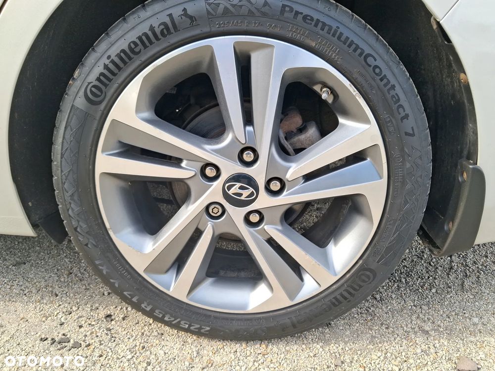 Hyundai Elantra 1.6 Style - 23