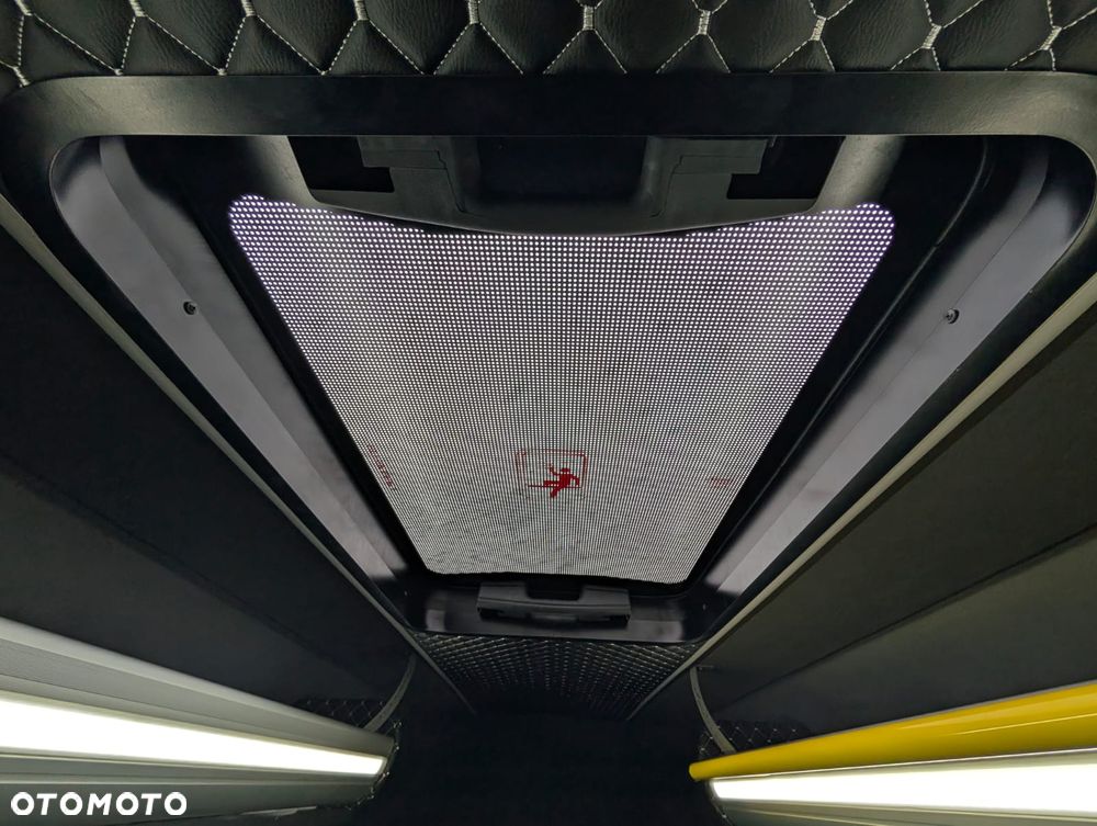 Mercedes-Benz Sprinter 519 - 23