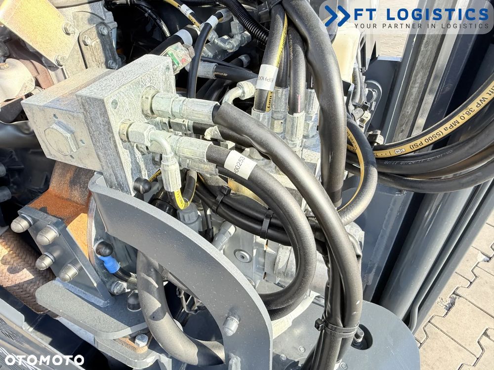 Combilift WÓZEK CZTEROKIERUNKOWY - WIELOKIERUNKOWY | COMBILIFT CB3000| GAS | TRIPLEX 5500MM | POZYCJONER WIDEŁ | PRZESUW WIDEŁ | WOLNY SKOK | NOWE OPONY | PO SERWISIE | STAN IDEALNY | Szeroka oferta wózków czterokierunkowych i bocznych, dopasowanych do różnorodnych potrzeb i zastosowań - 36
