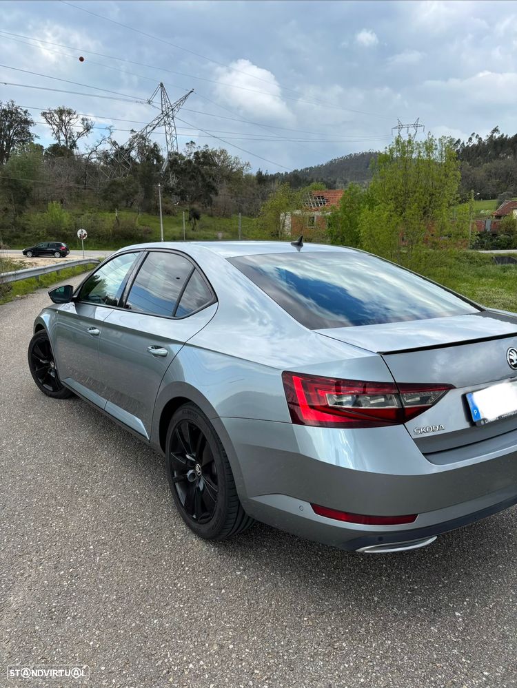 Skoda Superb 2.0 TDI Sportline - 6