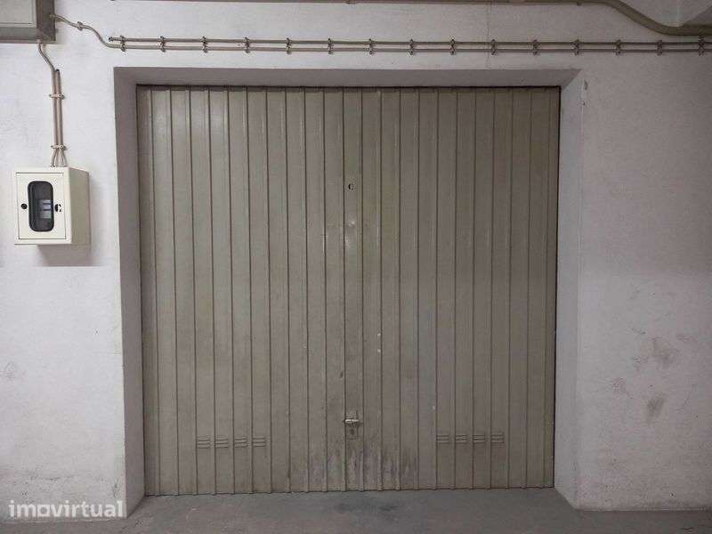 Garagem • Pinhal Novo • Excelente Localização - Grande imagem: 3/6