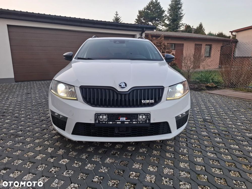 Skoda Octavia 2.0 TDI DSG RS - 9