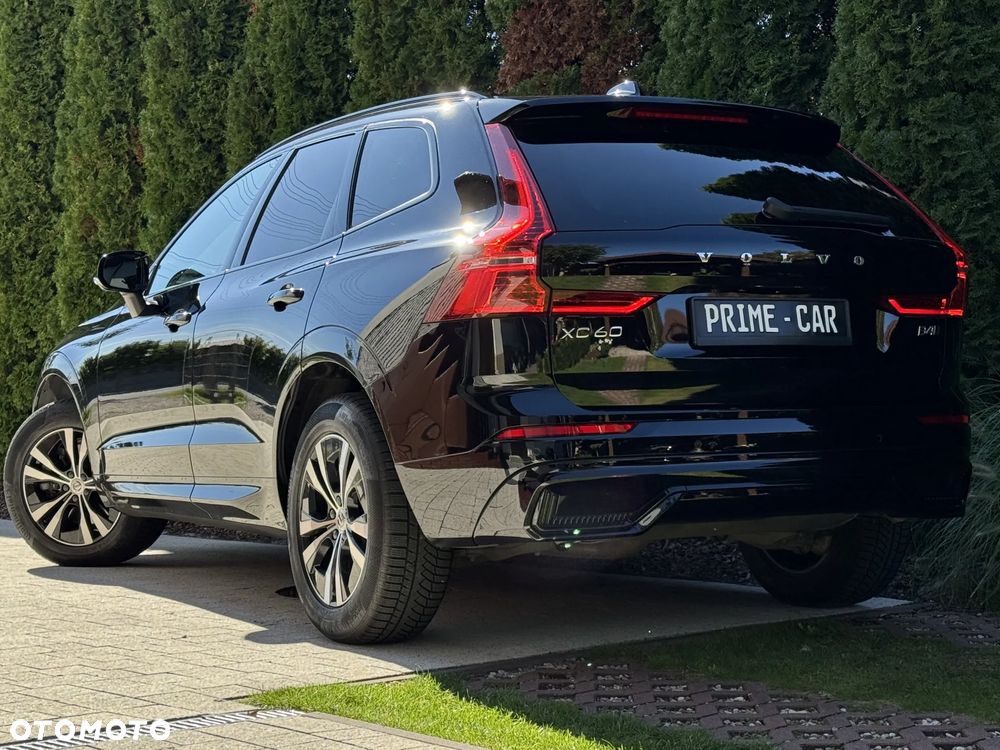 Volvo XC 60 B4 D AWD Plus Dark - 4