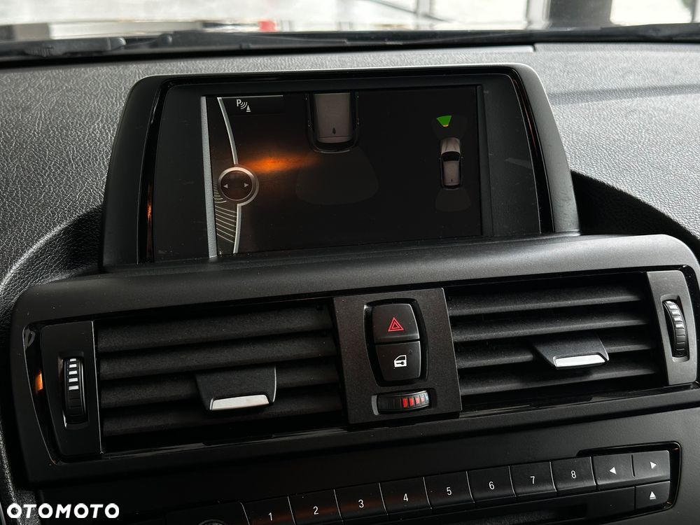 BMW Seria 1 116i - 29