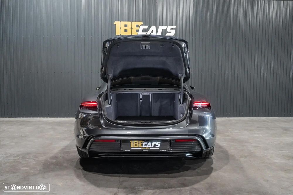 Porsche Taycan 4S - 44