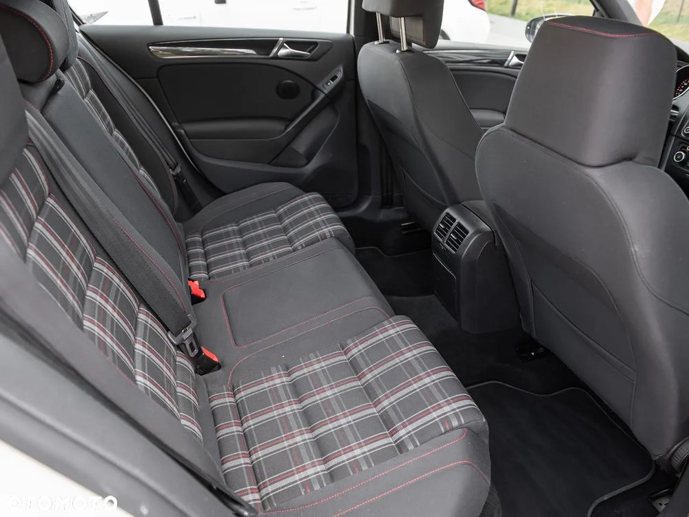 Volkswagen Golf 2.0 GTI - 19