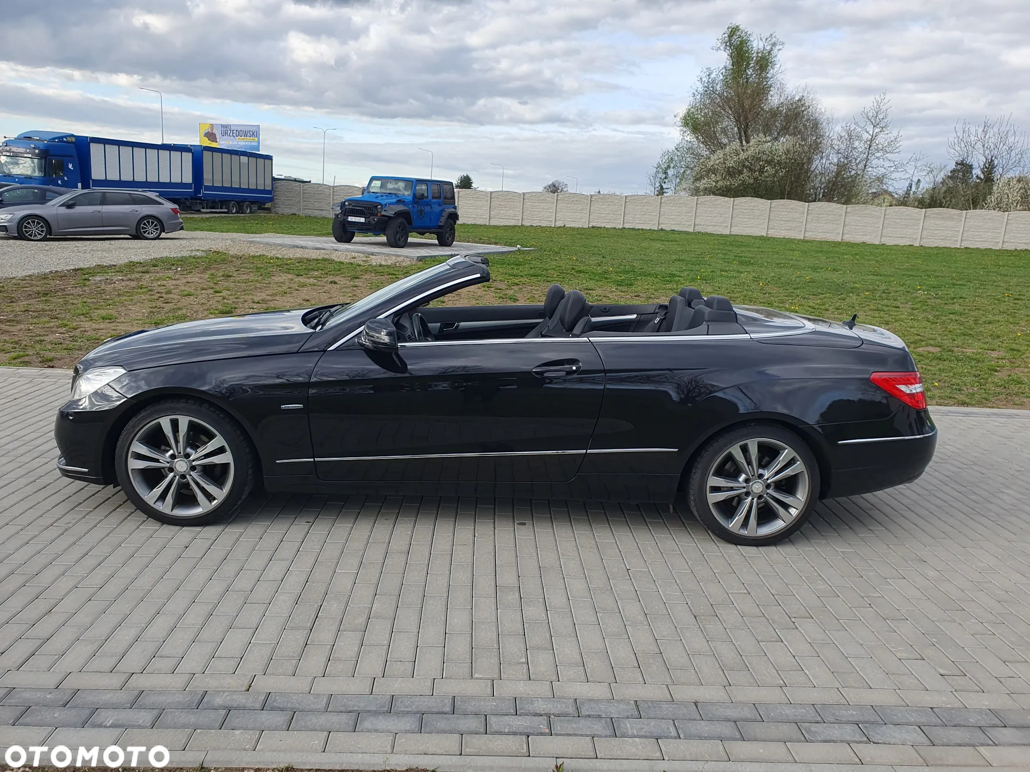 Mercedes-Benz Klasa E 200 Cabrio BlueEFFICIENCY 7G-TRONIC Avantgarde - 3
