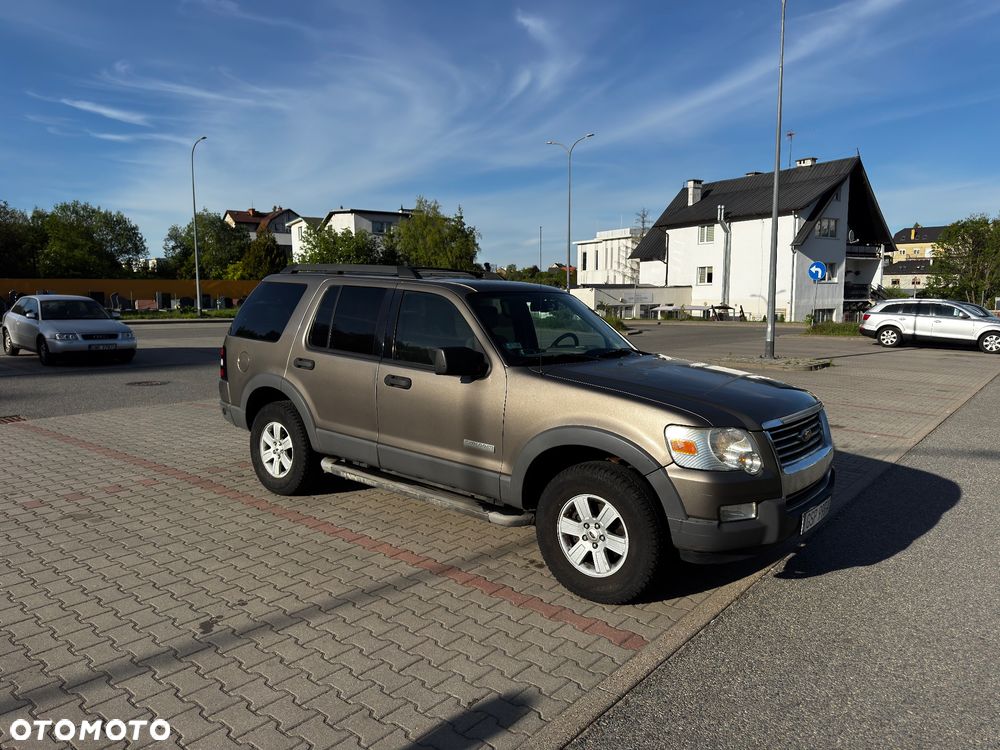 Ford Explorer 4.0 AWD - 1