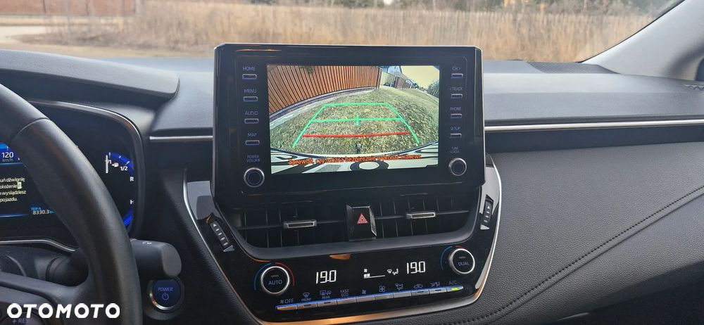 Toyota Corolla 1.8 Hybrid Executive - 16