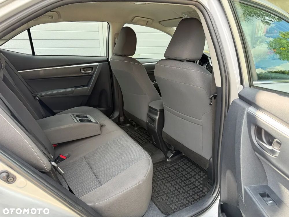 Toyota Corolla 1.6 Classic Plus - 10