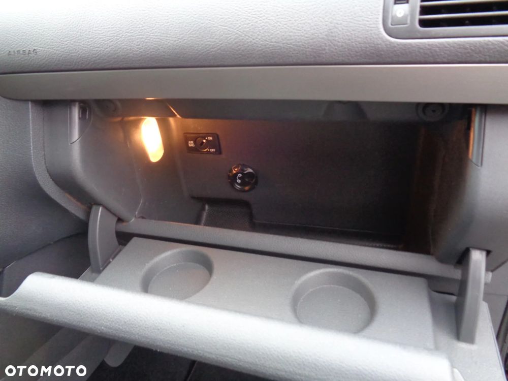 Volkswagen Touran 1.9 TDI DPF United - 17