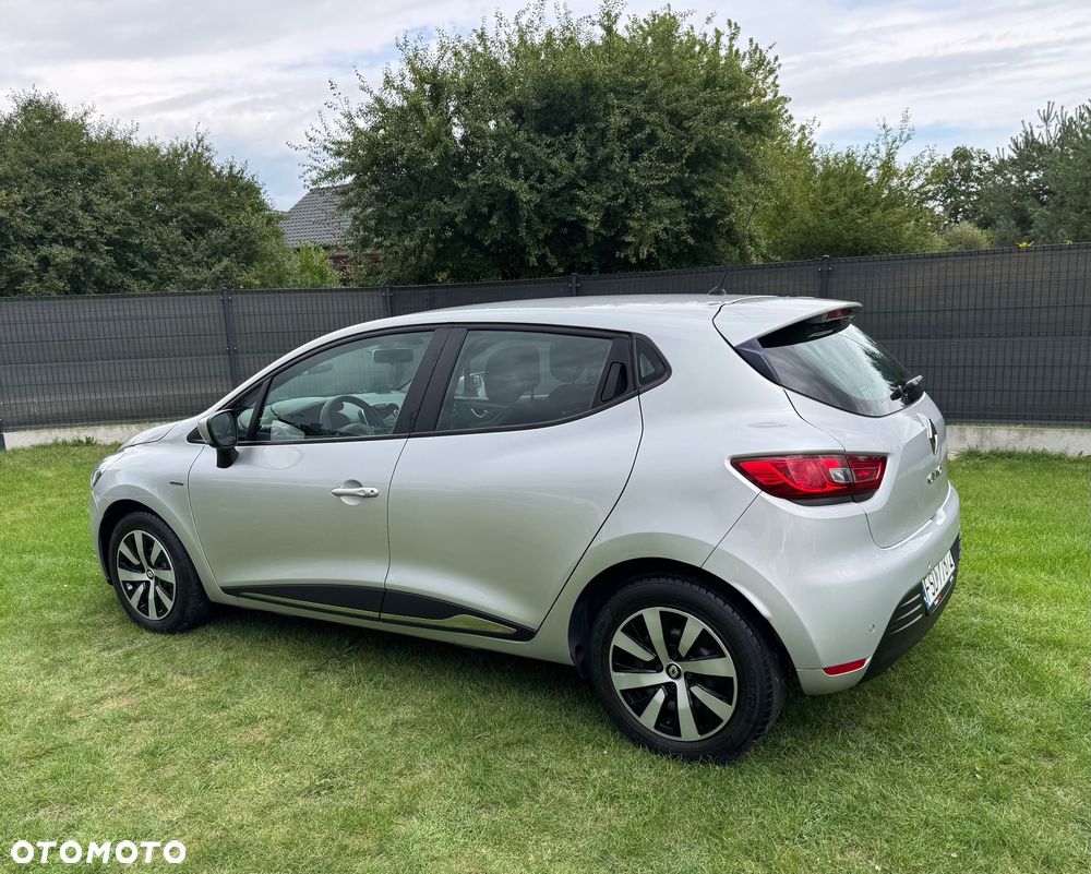 Renault Clio 1.2 16V 75 Life - 4