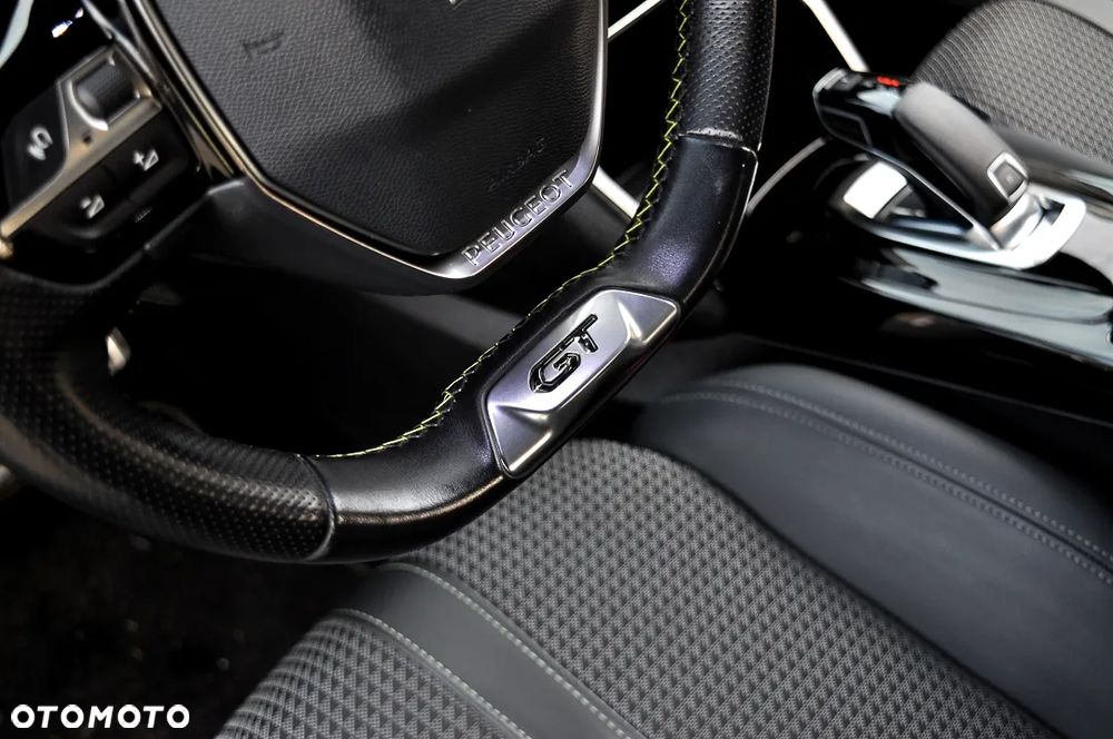 Peugeot 2008 BlueHDi 130 EAT8 GT - 28